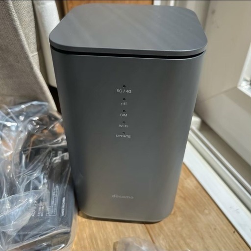 美品docomo home 5G HR02