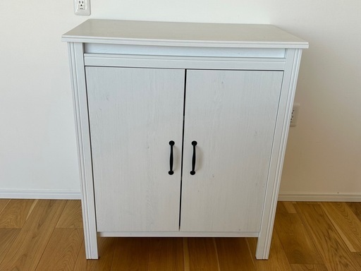IKEA BRUSALI キャビネット　食卓棚　収納棚