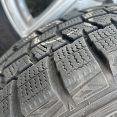 最終値下げ30000円→20000円日産ノートに使っていたスタッドレスタイヤ　バリ山の画像