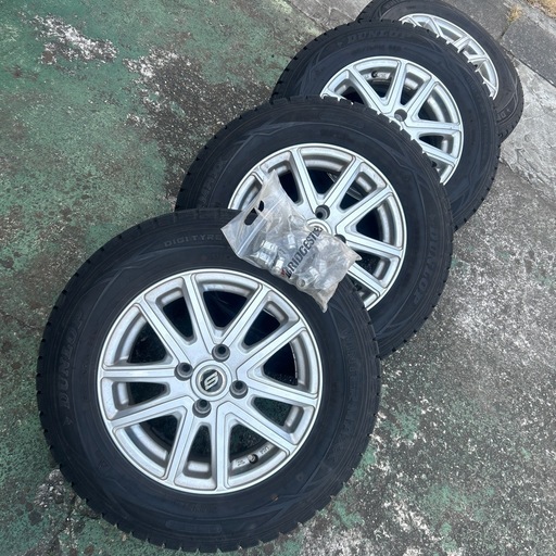 最終値下げ30000円→20000円日産ノートに使っていたスタッドレスタイヤ　バリ山