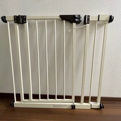 美品　ベビースチールゲート、ベビーガード