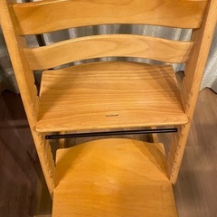 ストッケ　トリップトラップ　ベビーチェア　食事の画像