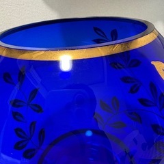 青硝子の花瓶の画像