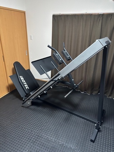 レッグプレスマシンLPM5-HPM（アイロテック）