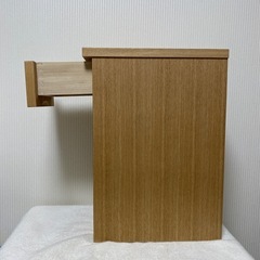 ✨超美品✨ナイトテーブル　ベッドサイドテーブル　引き出し　コンセント付き　幅20cm  の画像