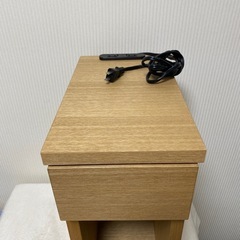 ✨超美品✨ナイトテーブル　ベッドサイドテーブル　引き出し　コンセント付き　幅20cm  の画像