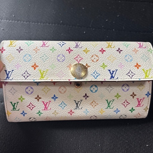 VUITTON財布