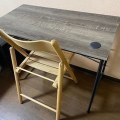 折りたたみ椅子·勉強机の画像
