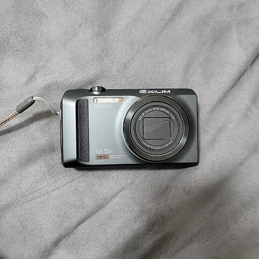 デジタルカメラ CASIO EXILIM EX-ZR100