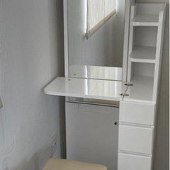 鏡付きドレッサーの画像