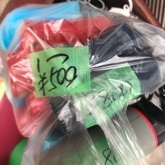 値下げヘアクシ、ヘアカール、ヘアドライヤー‼️一つ￥500円の画像