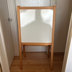 IKEA イケア 黒板 ホワイトボード モーラ イーゼル 
お絵描き ボードの画像