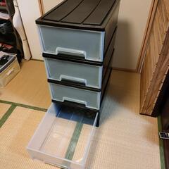 衣装ケース4つまとめて引き取り希望の画像