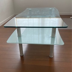 ガラステーブルの画像