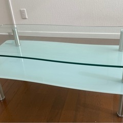 ガラステーブルの画像
