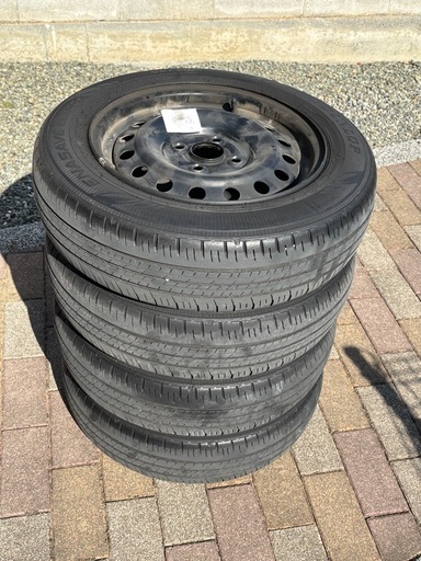 【値下げ】ホイールカバー付きサマータイヤセット4本　　165/65/R14