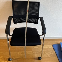 キャスター付きイス　椅子　オフィス家具