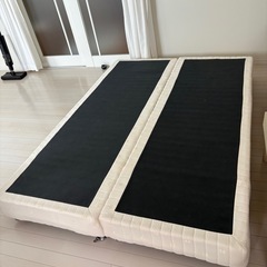 ダブルベッド
の画像