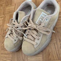 PUMA スニーカー