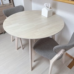 ダイニングテーブル  の画像