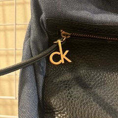 Calvin Klein レザー バックパック ブラックの画像