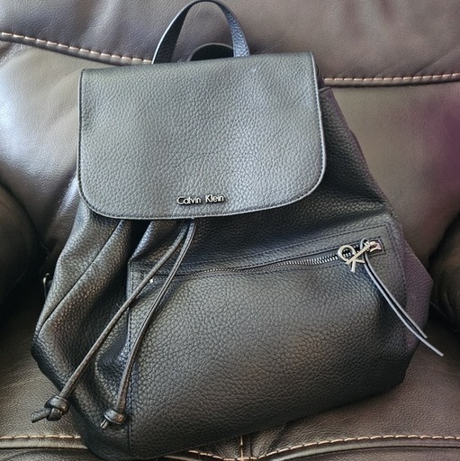 Calvin Klein レザー バックパック ブラック
