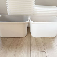 28個のIKEA Trofast収納ボックス（サイズ・カラー混在）の画像