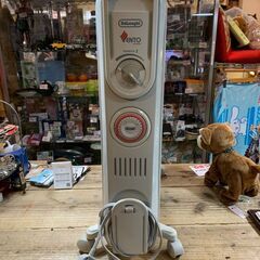 【値下げ特価】DeLonghi オイルラジエターヒーター F字型フィン11枚 （4～10乗用） V551115EFカバー付きの画像