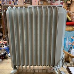 【値下げ特価】DeLonghi オイルラジエターヒーター F字型フィン11枚 （4～10乗用） V551115EFカバー付きの画像