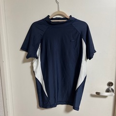 本日最終日　
美品！ラッシュガードです。