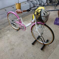24インチ 自転車 ヘルメット付き 変速ギアあり【浜村鹿野温泉ICから3分 買取本舗 宮本リサイクル 営業時間9～19時 定休日水曜のみ←連絡できませんm(_ _)m】の画像
