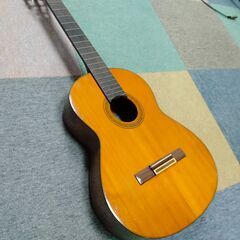 YAMAHAクラシックギター裏板の状態悪いですの画像