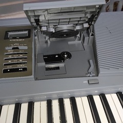 電子ピアノの画像