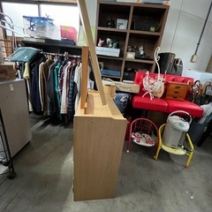 とてもきれいなドレッサーです。の画像