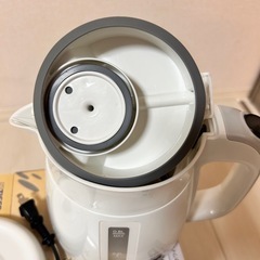 タイガー魔法瓶　電気ケトル 湯沸かし わく子 0.8L  PCF-G080Wの画像