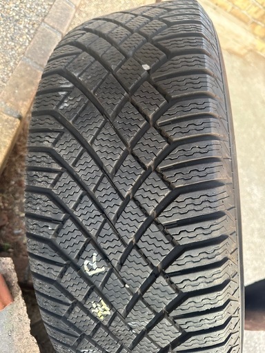2018年製造　コンチネンタル　Viking Contact7　235/60R18　4本セット
バリ山　ラジアルタイヤ235/60R/
