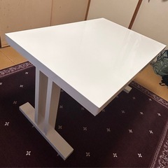 ニトリ　5万円くらいで購入　
ダイニングテーブルの画像