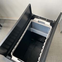 【2個セット】KEYUCA 両開きダストボックス L（27L） ブラック ゴミ箱 の画像