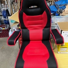 とってもきれいな両袖付きレーサー座イスは如何ですか？の画像