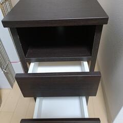 【無料でお譲りします】コンセント付きカラーボックスの画像