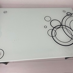 ガラステーブルの画像
