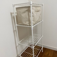美品スチールラックと無印良品　帆布バスケットの画像