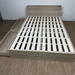 【新品】宮付き　引き出しのある木製ダブルベッドOKの画像