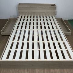 【新品】宮付き　引き出しのある木製ダブルベッドOKの画像