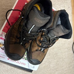 KEEN 防水 ハイカット 登山靴 ブラウン
