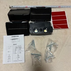 ソーラーライト 屋外 玄関ライト フェンスライト 7色/暖色 自動点灯 ガーデンライト 明るい LED 表札灯 表示灯 玄関灯 門柱灯 防水 広範囲 フットライト  照明 防犯ライト 取付簡単  (「暖色と7色変化式」４個セット)の画像