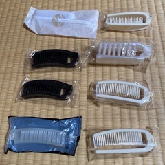 ホテルのクシ8個
