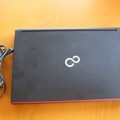 ノートパソコン　LIFEBOOK A576/PX　FMVA160...