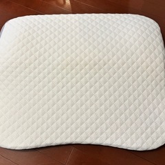 枕 ニトリ　本体、カバーセットの画像