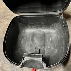 ★ 汎用　リアボックス トップケース SHAD バイク ブラック　ステー付き　土台有り　鍵2本　原付　原付き　小型　スクーター　の画像